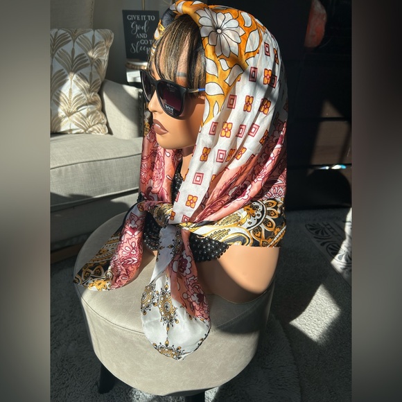 ✨NEW Ellen Tracy Orange and Pink Floral faux silk Scarf - Picture 3 of 12